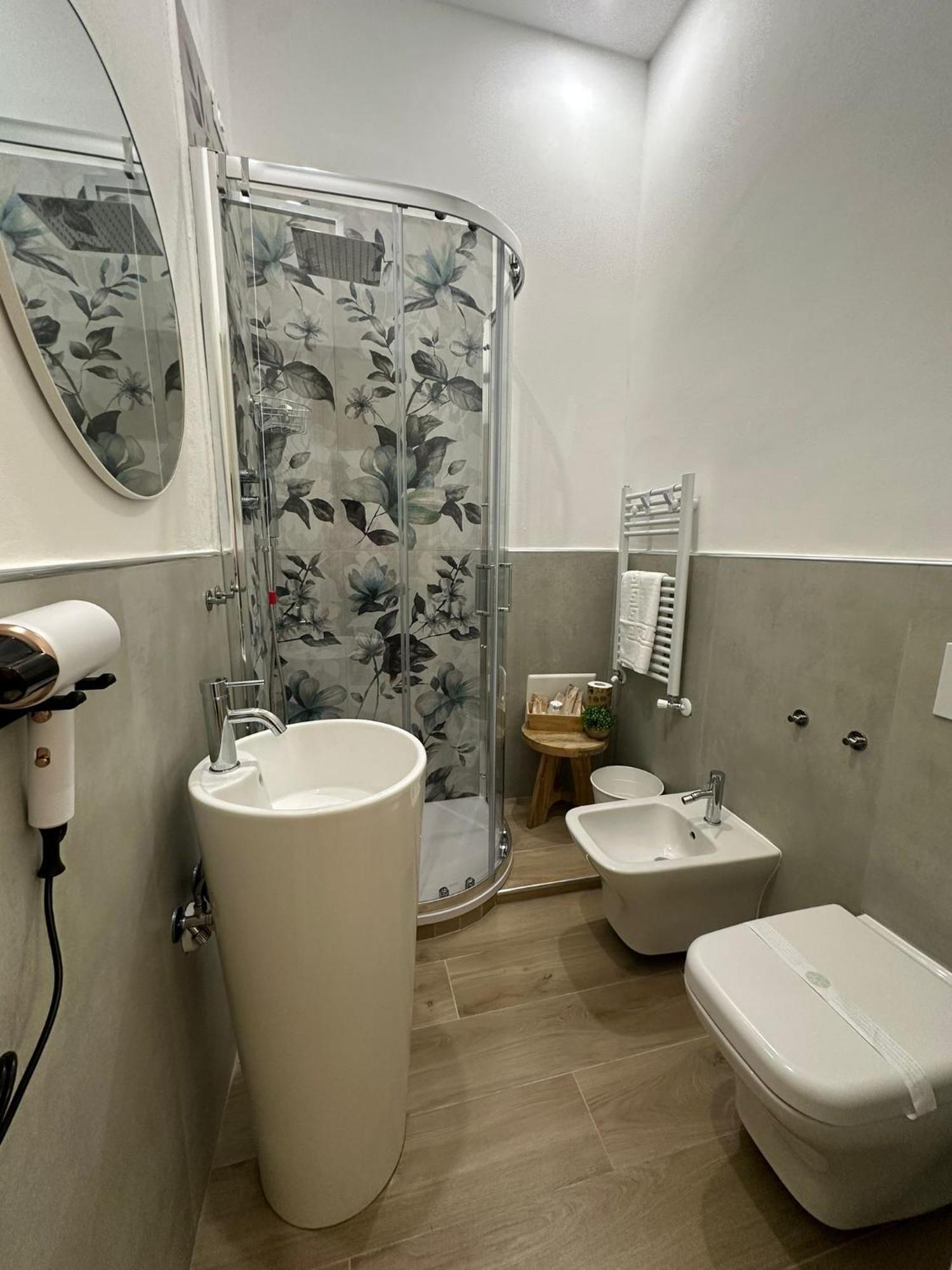 Center Rooms ลาสเปเซีย ภายนอก รูปภาพ